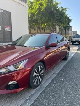 
										Used Nissan Altima full									
