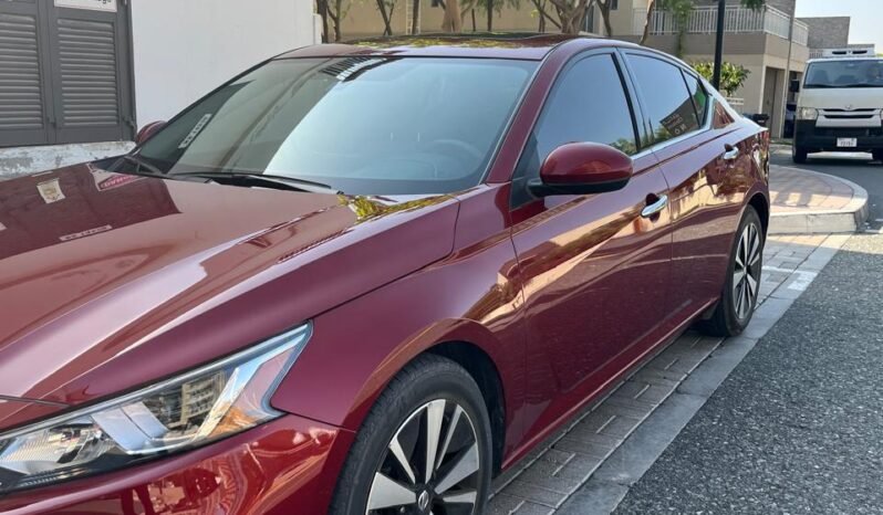 
								Used Nissan Altima full									