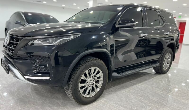 
								Used 2022 Toyota Fortuner full									