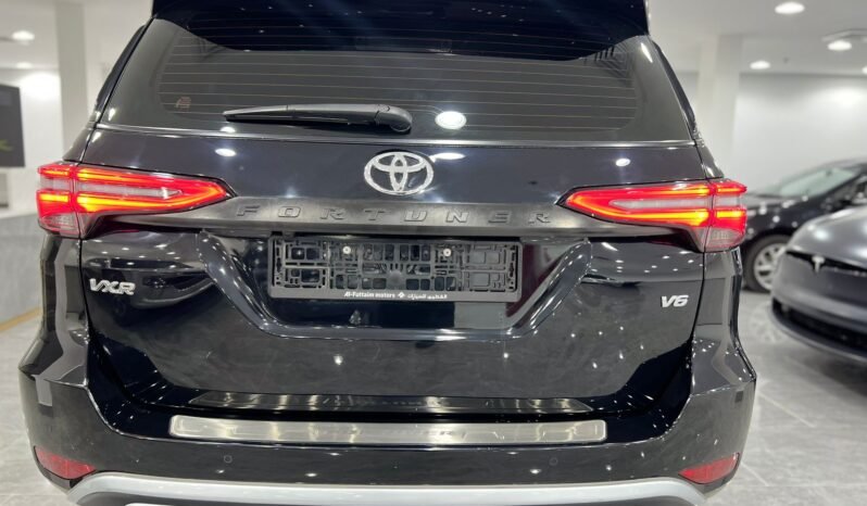 
								Used 2022 Toyota Fortuner full									