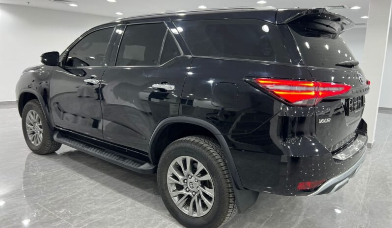
								Used 2022 Toyota Fortuner full									