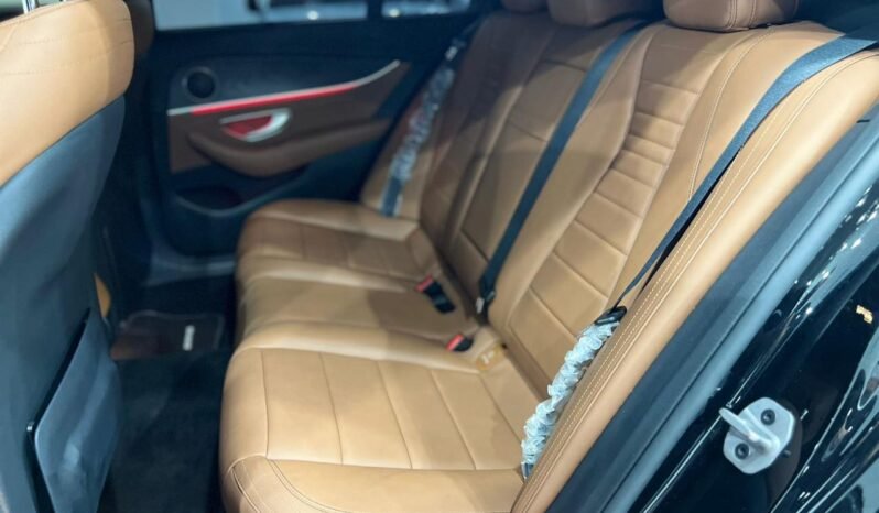 
								Used 2022 mercedes-benz-cars E-Class full									