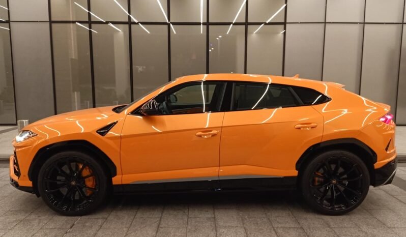 
								Certified Used 2021 Lamborghini Urus full									