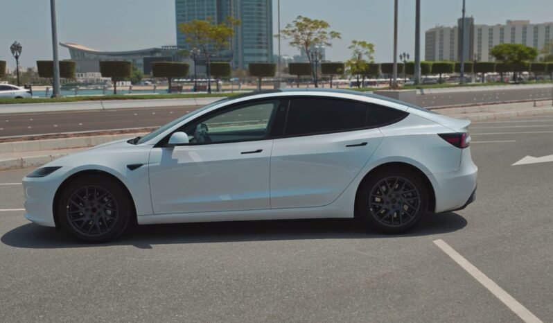 
								Used 2024 Tesla Model Y full									