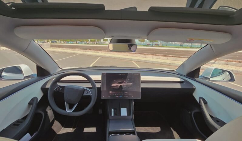 
								Used 2024 Tesla Model Y full									